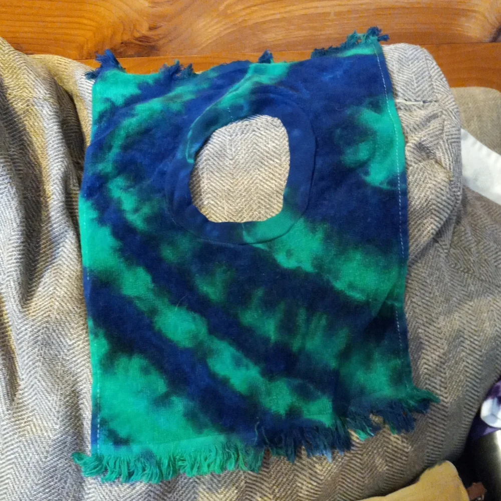 Bib - Picture 2 of 3